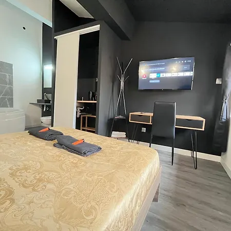 Charmant Studio Baignoire Narbonne Exterior photo