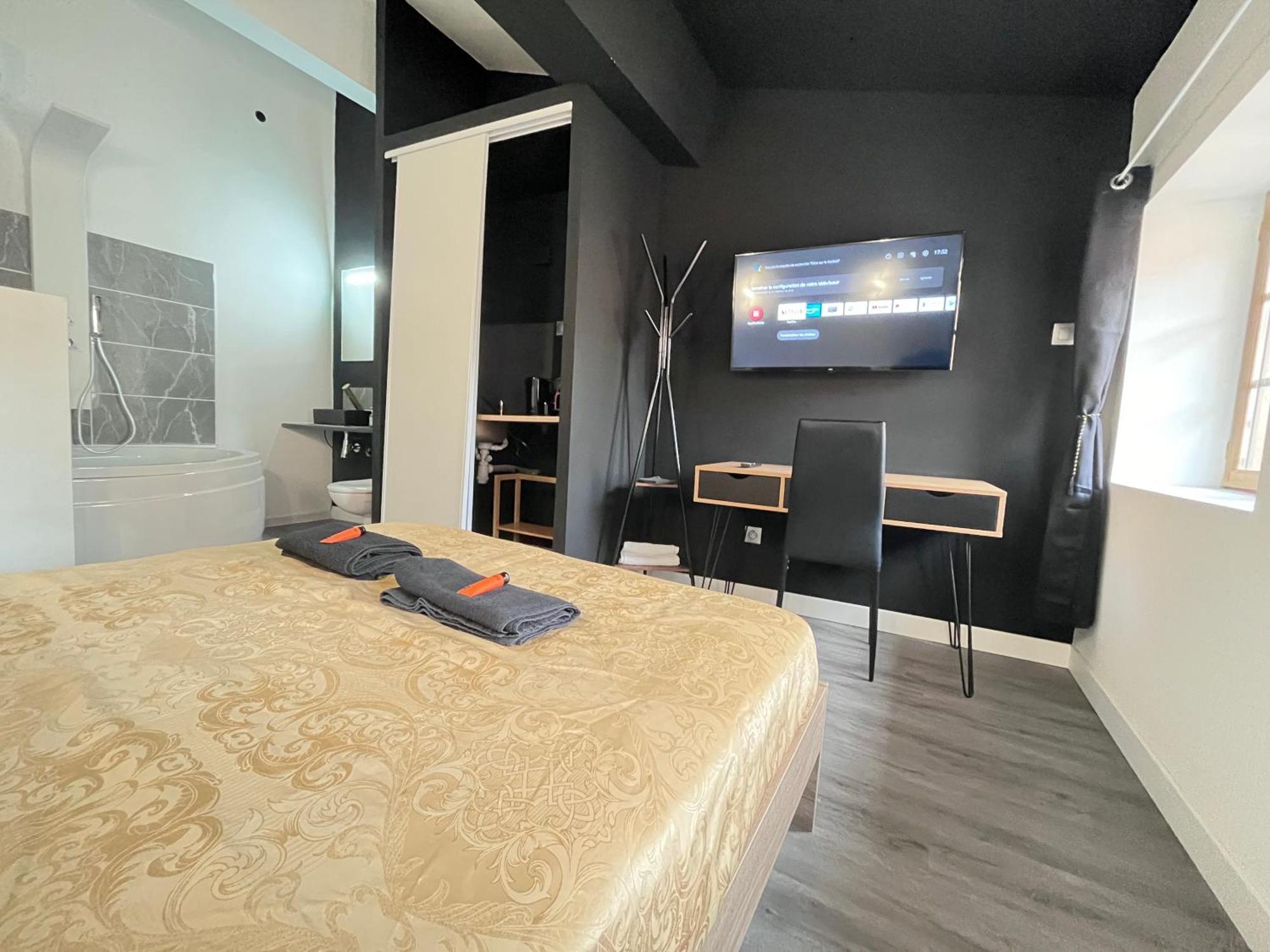 Baignoire Apartment *